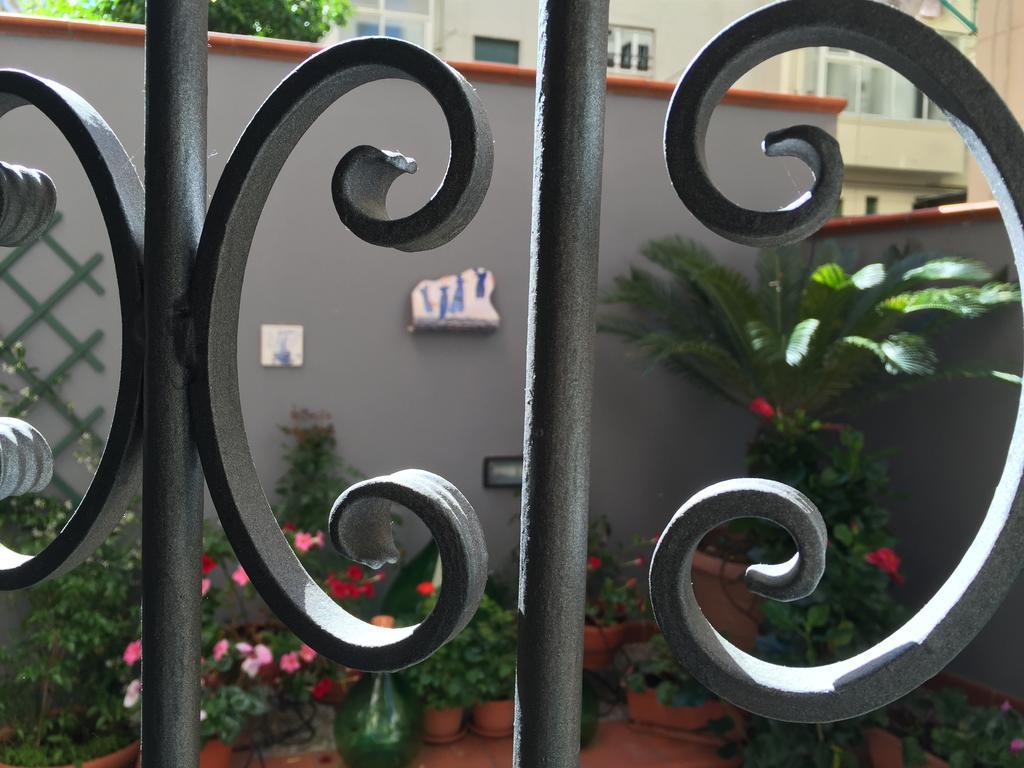 B&B Civico Cinque Salerno Buitenkant foto